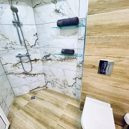 Апартаменты Nj Deluxe *
