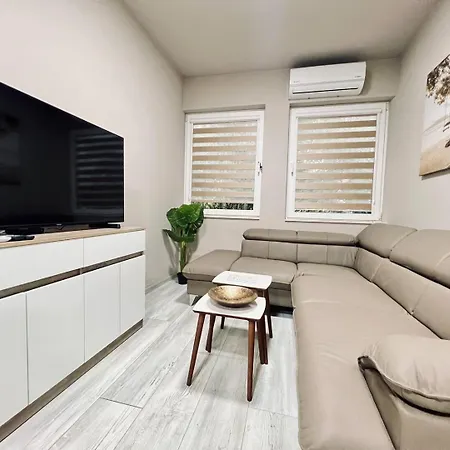 Nj Deluxe Варна