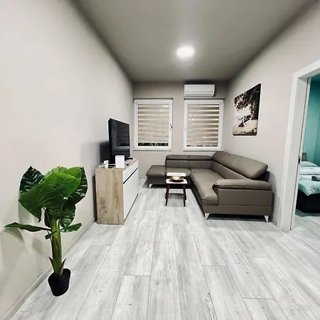 Nj Deluxe Apartament Warna