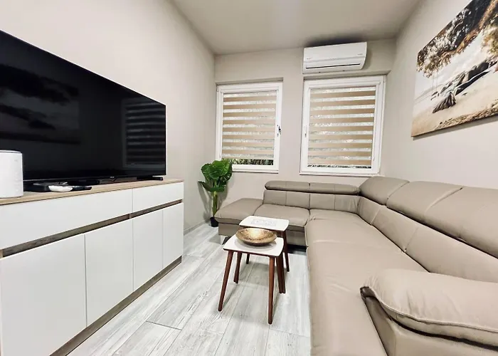 Nj Deluxe Варна